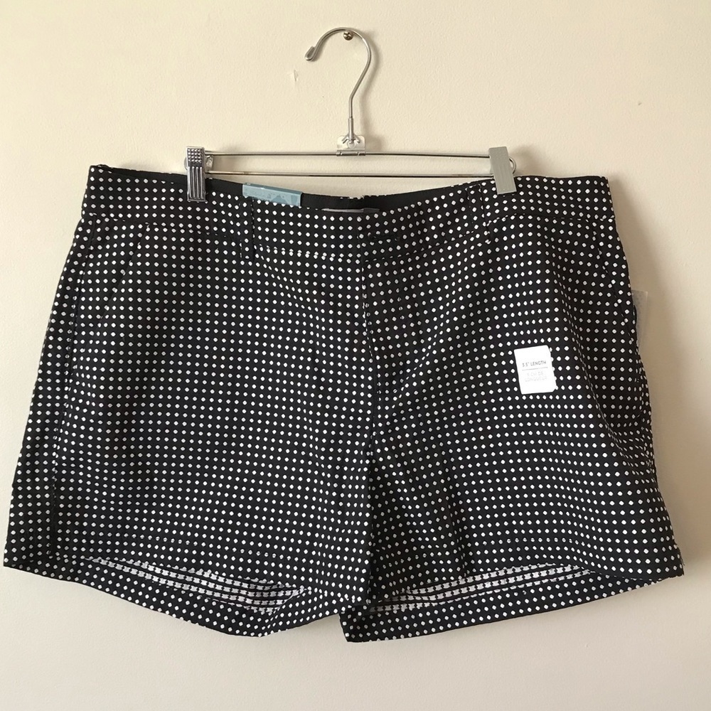 Old Navy Black and White Polka Dot Women’s Shorts